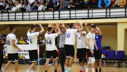 Voleibaliștii noștri, învingători cu 3-0 la Suceava