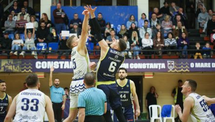 Baschetbaliștii au încheiat sezonul, alături de suporteri,  la Sala Sporturilor