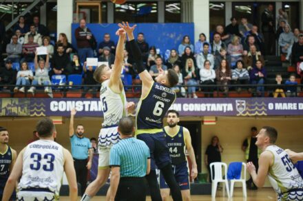 Baschetbaliștii au încheiat sezonul, alături de suporteri,  la Sala Sporturilor