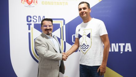 Antrenorul Dan Fleșeriu și jucătorul Rolland Török, prezentați oficial de CSM Constanța