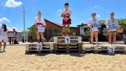 Cristina Blănaru și Khrystyna Bondar sunt campioane naționale de sambo pe plajă!