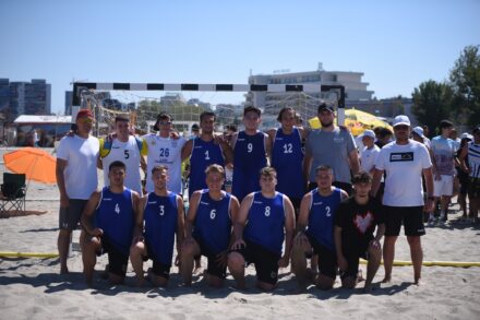 Echipele de juniori I și II CSM Constanța, campioane la handbal pe plajă