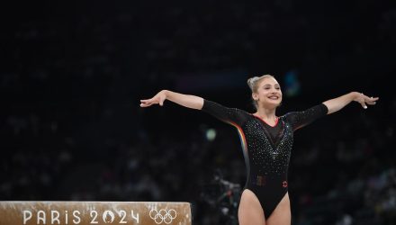 Sabrina Maneca Voinea de la CSM Constanța s-a calificat în finalele de la bârnă şi sol la Paris