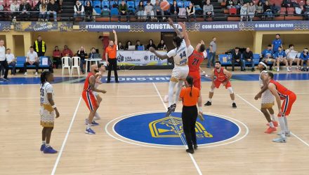 Liderul clasamentului a avut meci greu la Constanța