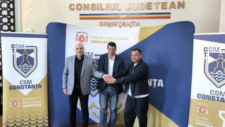 Mihai Ochiuleț: „Am decis să o luăm de la zero!” Aihan Omer și Marius Stavrositu au fost prezentați oficial la echipa de handbal