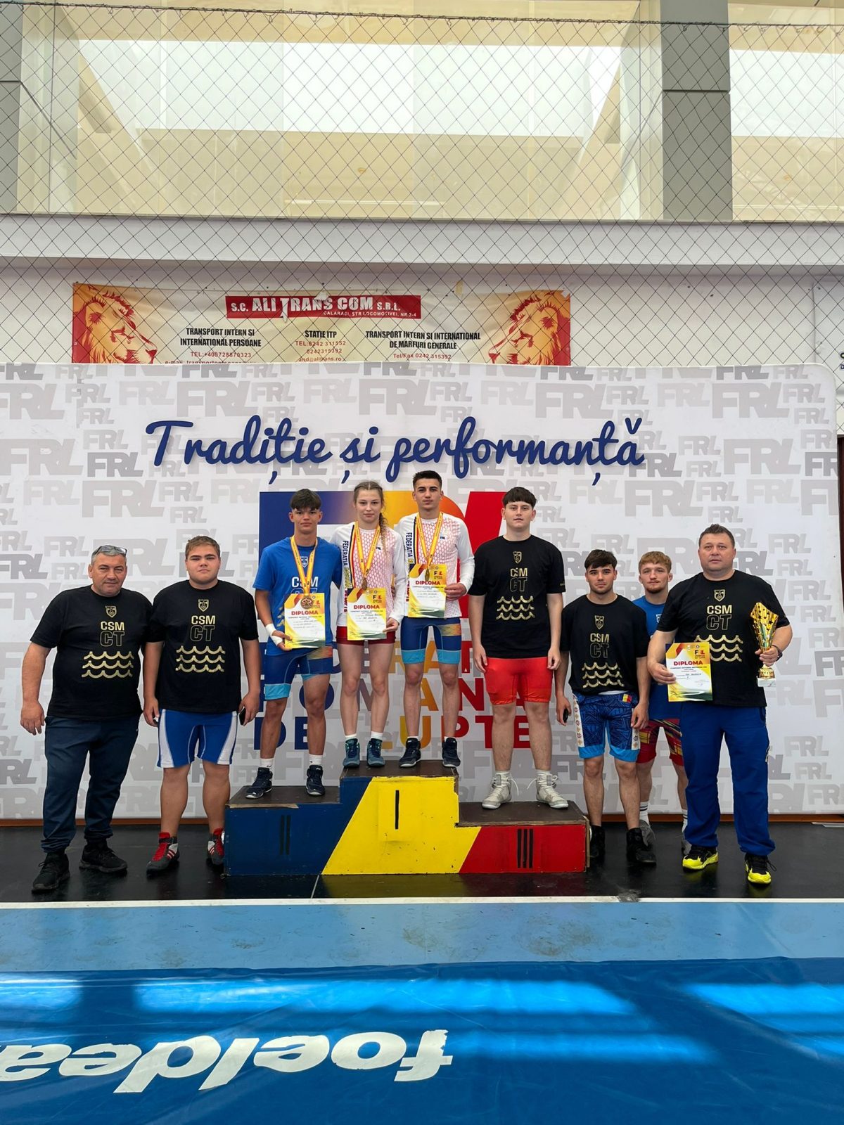 Medalii pentru tinerii luptători de la CSM Constanța