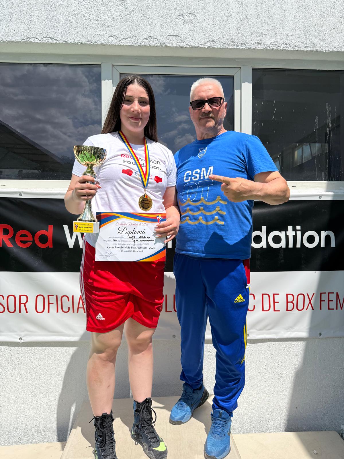 Aur, argint și bronz pentru tinerele pugiliste de la CSM Constanța