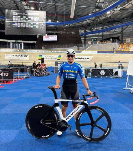 După participarea la Cupa Națiunilor, ciclistul Matei Paris evoluează la Campionatul Mondial de Velodrom