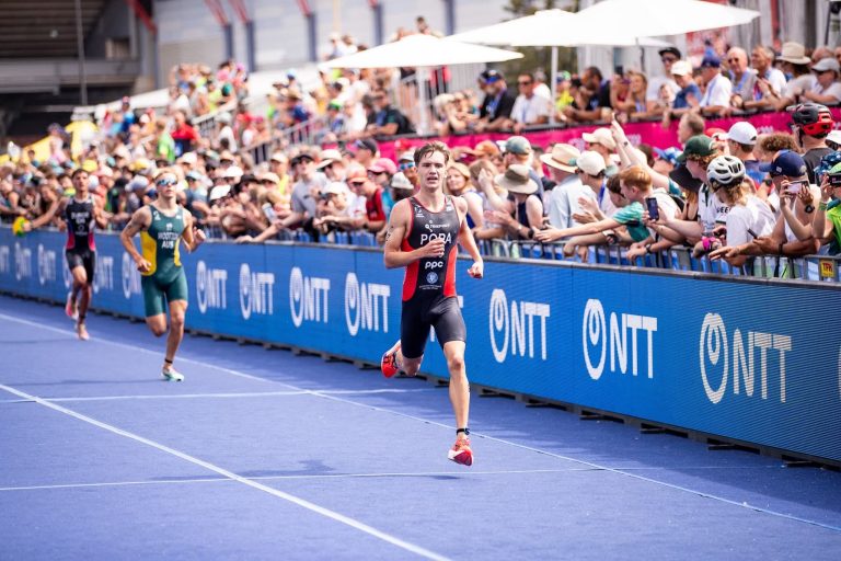 Carol Popa a încheiat pe locul 8 cursa juniorilor la Campionatul Mondial de Triatlon de la Wollongong