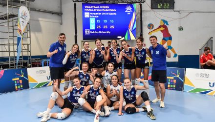 Alexandra Spînoche, Andreea Cristea și antrenorul Florin Voinea, medaliați cu bronz european cu echipa Universității Ovidius!