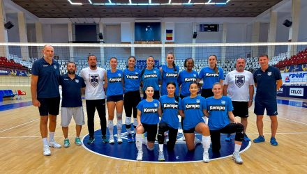 Florin Voinea: „Am reușit să creăm și în acest an o echipă competitivă!” Voleibalistele au făcut primul antrenament după vacanță, în Sala Sporturilor